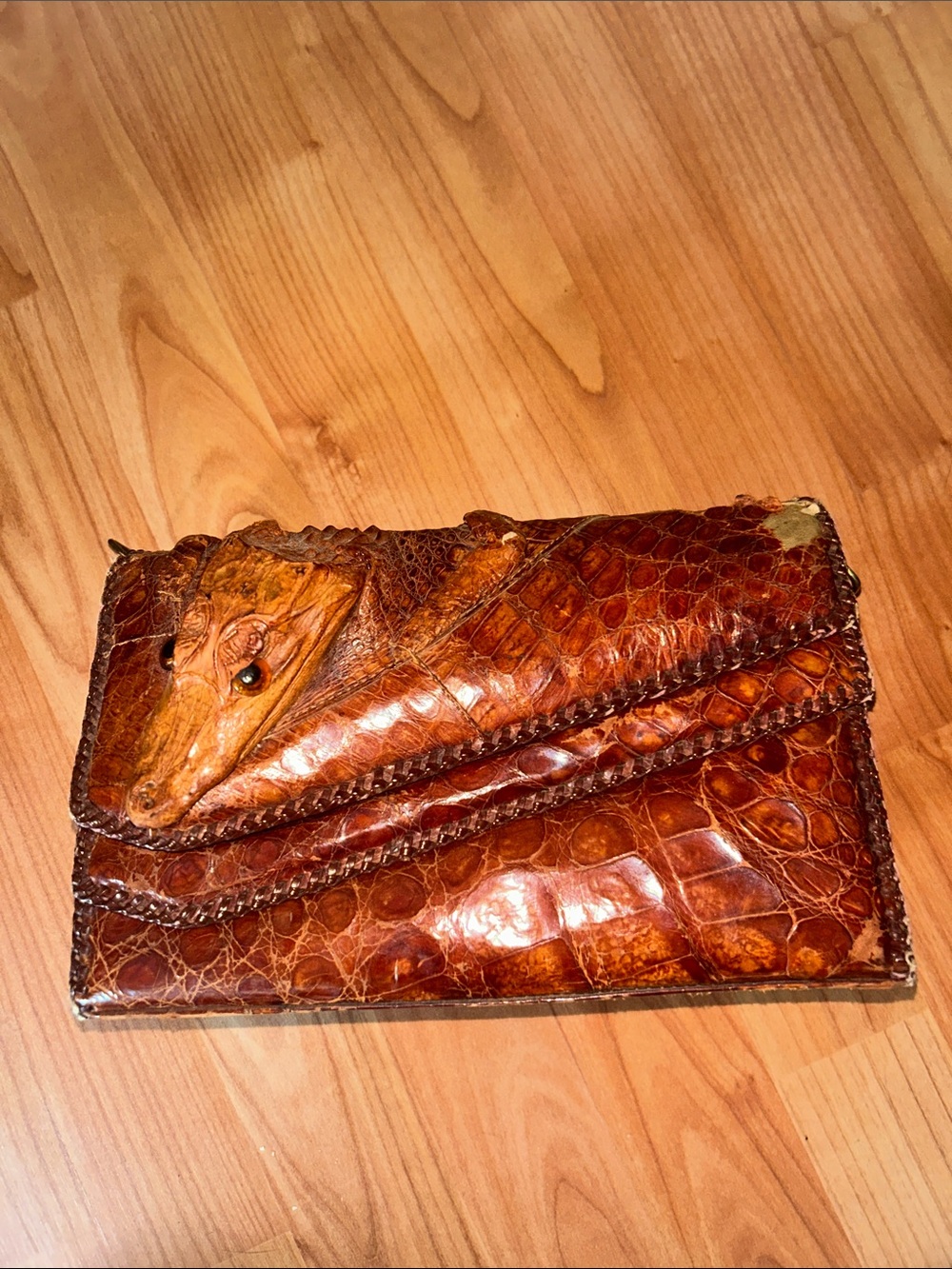 GENUINE ALLIGATOR MADE IN CUBA STAMPED PURSE. 1950’s..as in pic missing skin